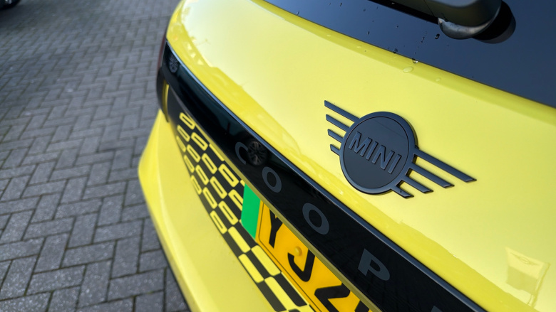 MINI Cooper 135kW E Sport 41kWh 3dr Auto Electric Hatchback